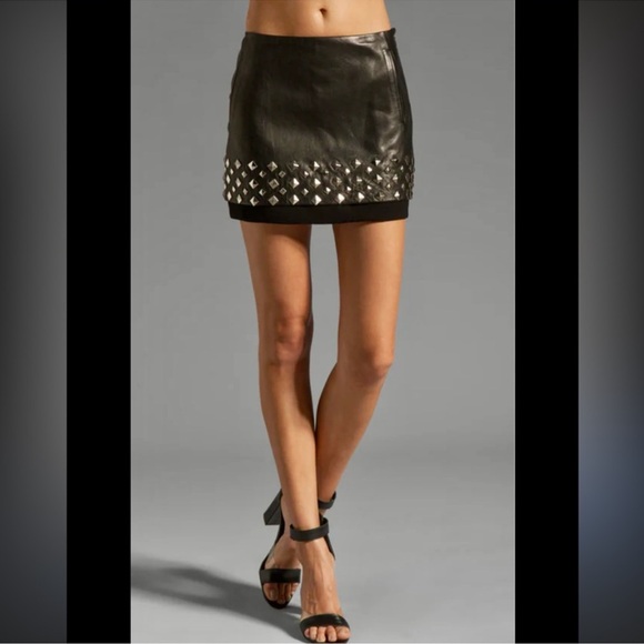 🖤 Diane Von Furstenberg Elley Black Leather Silver‎ Studded Mini Skirt Sz 4 ✨